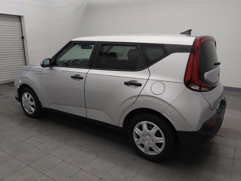 Used 2021 Kia Soul LX image 3