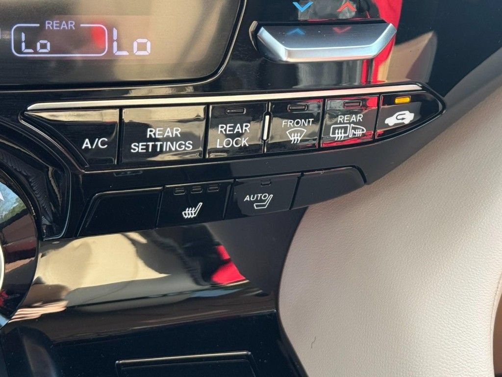 Certified 2026 Acura MDX w/ Technology Package AWD/4WD image 28
