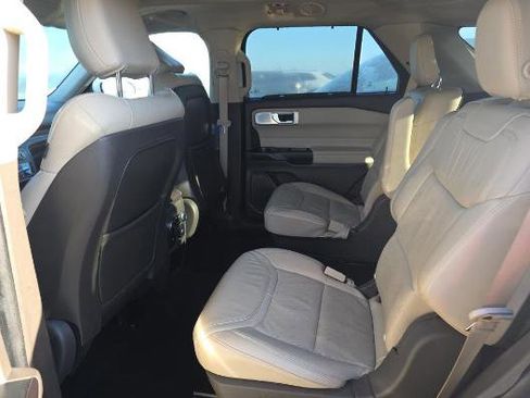 Used 2020 Ford Explorer Platinum image 10