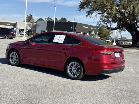 Used 2020 Ford Fusion SE image 13