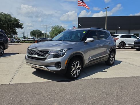 Certified 2021 Kia Seltos EX AWD/4WD image 4