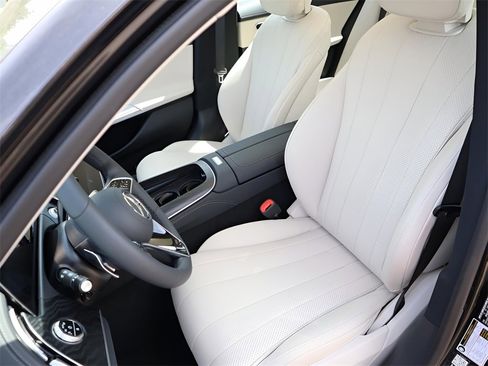 New 2026 Mercedes-Benz E 350 4MATIC Sedan image 28