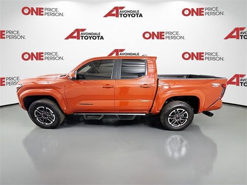 Certified 2025 Toyota Tacoma 4x4 Double Cab image 4