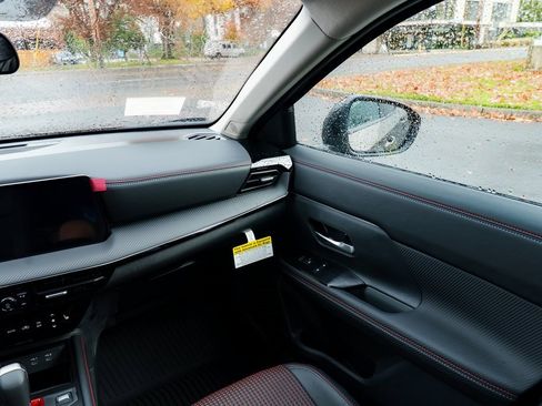 New 2026 Nissan Kicks SR w/ Cold Weather Package image 9