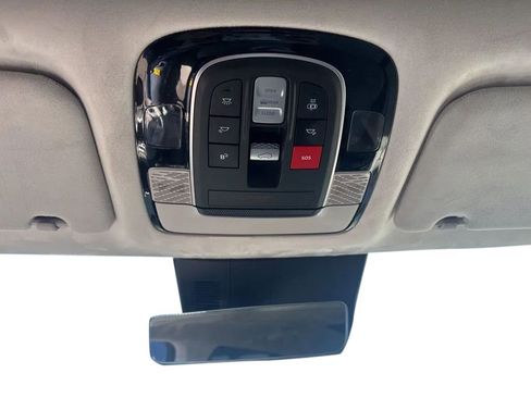 Used 2024 Hyundai Palisade Calligraphy image 16