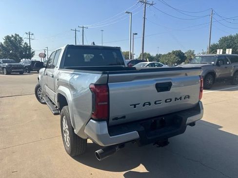 Used 2025 Toyota Tacoma SR5 AWD/4WD image 4