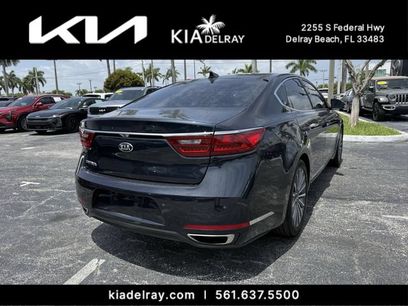 Used 2017 Kia Cadenza Technology
