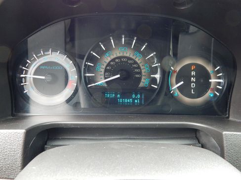 Used 2010 Mercury Milan image 23