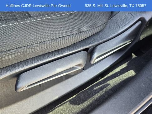 Used 2024 Honda HR-V LX image 32