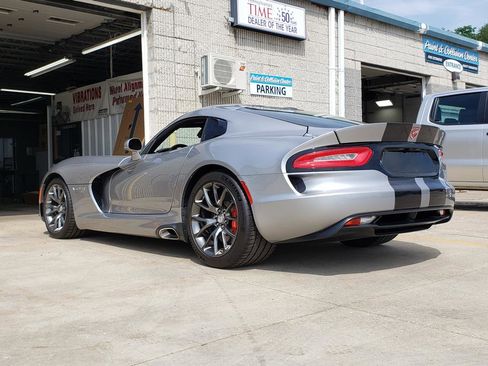 Used 2017 Dodge Viper GTS RWD image 5