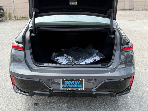 New 2026 BMW 740i w/ Premium Package RWD image 15