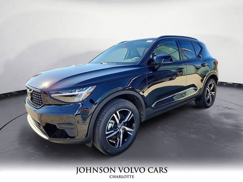 New 2026 Volvo XC40 B5 Core w/ Climate Package image 10