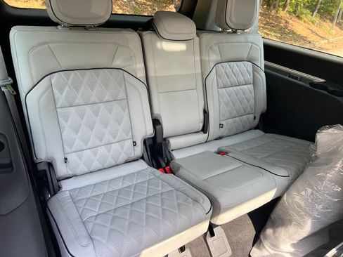 New 2026 Lincoln Navigator L Black Label w/ Black Label Special Edition AWD/4WD image 17