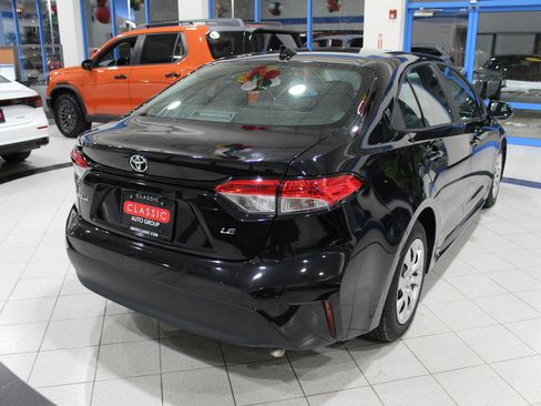 Used 2023 Toyota Corolla LE image 5