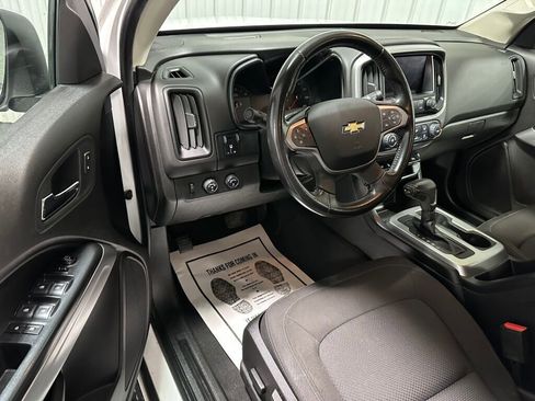 Used 2019 Chevrolet Colorado LT w/ LT Convenience Package image 6