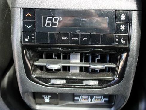 Used 2024 Jeep Grand Cherokee L Limited w/ Luxury Tech Group II AWD/4WD image 68