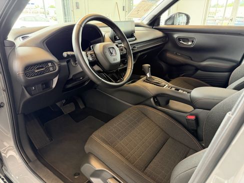 Used 2025 Honda HR-V Sport image 7