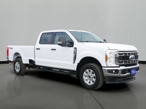 Certified 2024 Ford F350 XLT w/ FX4 Off-Road Package image 3