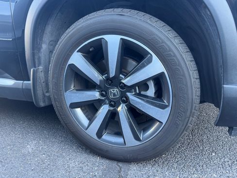 Used 2025 Honda Pilot Touring image 6