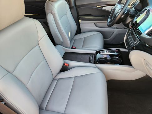 Used 2017 Honda Pilot Touring image 14