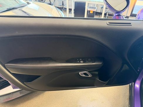 Used 2018 Dodge Challenger SXT w/ Super Sport Group (SS/T) image 15