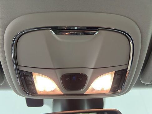 Used 2022 Jeep Cherokee Latitude Lux w/ Sun & Sound Group image 27