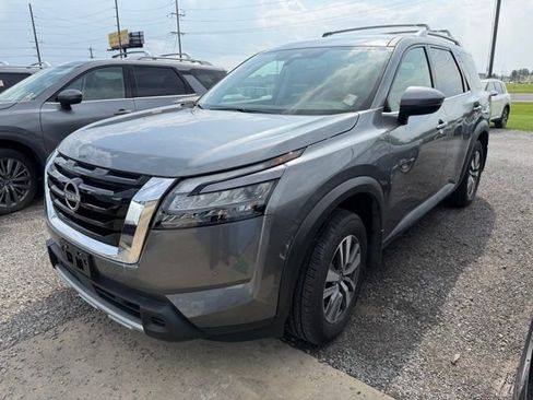 Certified 2025 Nissan Pathfinder SL AWD/4WD image 5