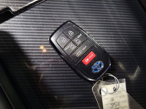 Used 2025 Toyota Sienna XSE image 15