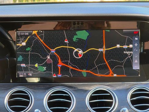 Used 2017 Mercedes-Benz E 300 image 23