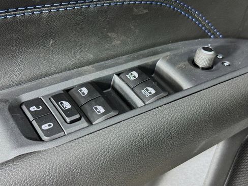 New 2025 Jeep Compass Latitude w/ Sun & Sound Group image 18