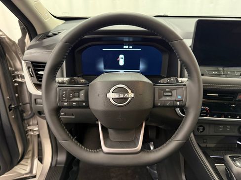 Used 2026 Nissan Rogue Platinum w/ Platinum Premium Package AWD/4WD image 12