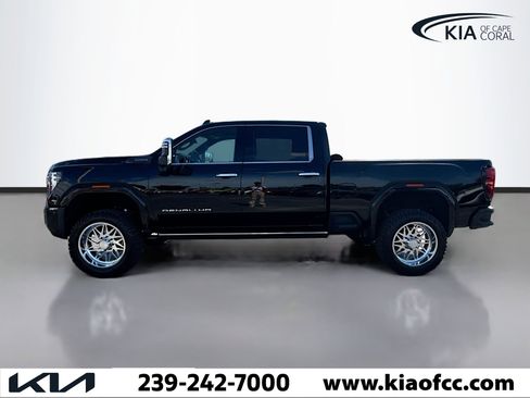 Used 2024 GMC Sierra 3500 Denali Ultimate image 2