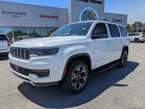 Used 2024 Jeep Wagoneer Series III AWD/4WD image 8