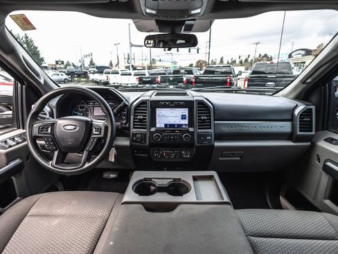 Used 2021 Ford F250 XLT w/ XLT Premium Package image 28