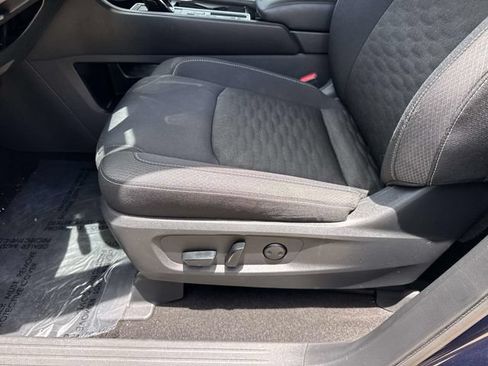 Used 2025 Nissan Pathfinder SV FWD image 23
