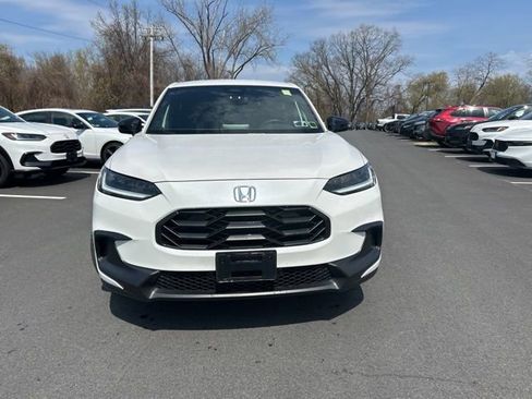 Used 2025 Honda HR-V Sport image 3