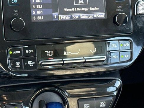 Used 2019 Toyota Prius L Eco image 21