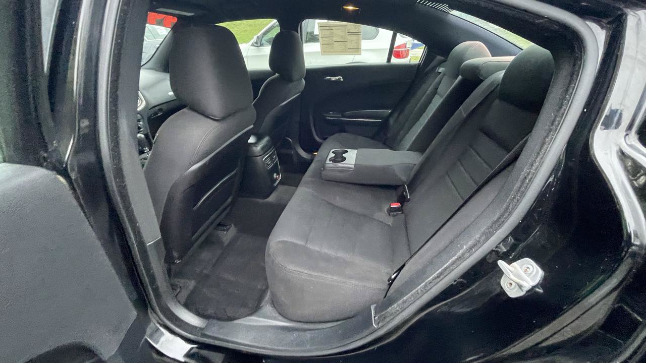 Used 2012 Dodge Charger SE RWD image 22