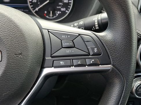 Used 2024 Nissan Sentra SV FWD image 23