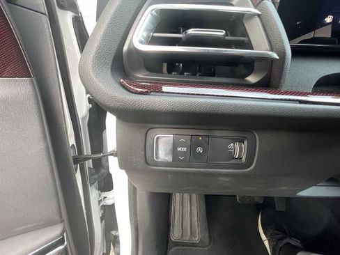 Certified 2024 Chevrolet Traverse RS image 17