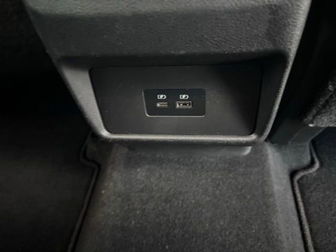 Used 2021 Nissan Rogue SV image 32