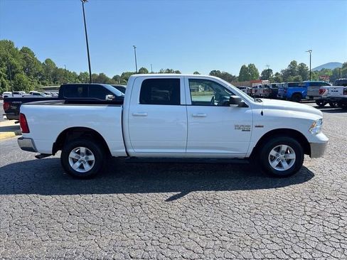 Used 2022 RAM 1500 Classic SLT w/ Electronics Convenience Group AWD/4WD image 9