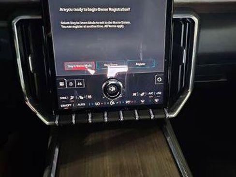 New 2026 GMC Acadia Denali w/ Super Cruise Package FWD image 32