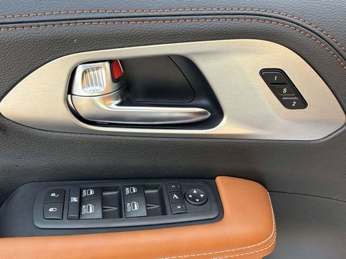 New 2026 Chrysler Pacifica Pinnacle w/ Trailer Tow Group image 18