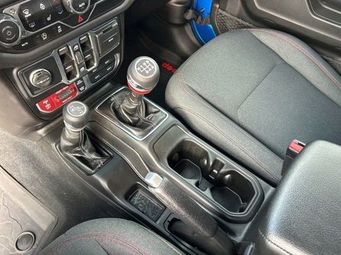 Used 2024 Jeep Gladiator Rubicon w/ Technology Group image 22