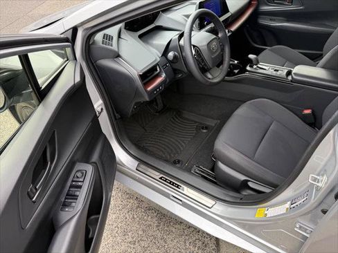 Certified 2025 Toyota Prius Plug-In Hybrid FWD image 12