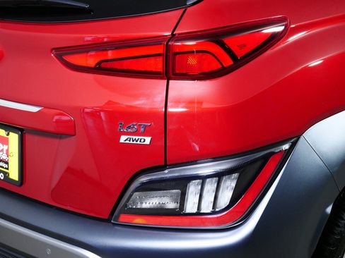 Used 2022 Hyundai Kona Limited AWD/4WD image 17