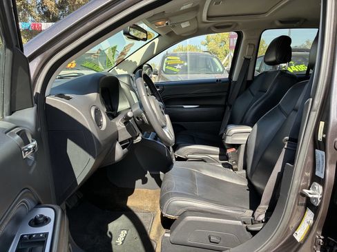 Used 2016 Jeep Compass High Altitude AWD/4WD image 3