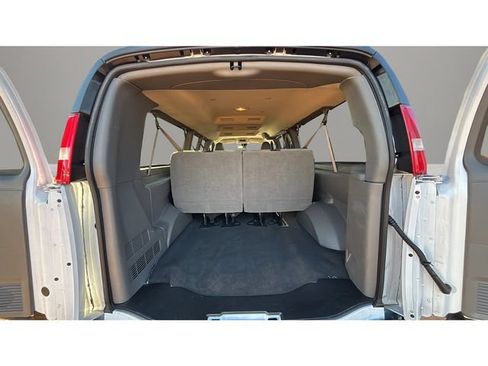 Used 2024 Chevrolet Express 3500 LT w/ LT Preferred Equipment Group RWD image 27