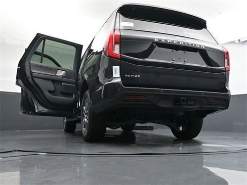 New 2025 Ford Expedition Active image 37